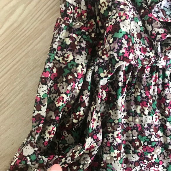 GORGEOUS FLORAL ROMPER - LIKE NEW - Picture 5 of 10